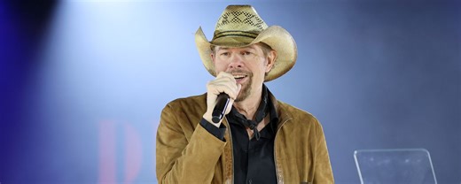 The Meaning Behind Toby Keith's Solemn Ballad "Don't Let the Old Man In"