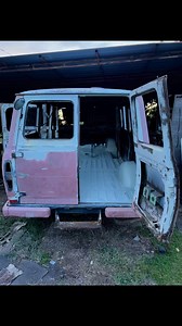 Alhamdulillah baru siap welding epoxy bahagian lantai😂😂 x banyak dah belambak ja🔥🔥van ni antara palin teruk yg pernah aku buat,aku pon x sabaq nak tunggu kesudahan akan tetapi MASA nya pasti sampai in shaa Allah walaupun terkadang aku terasa begitu lelah!! | Aku Botak