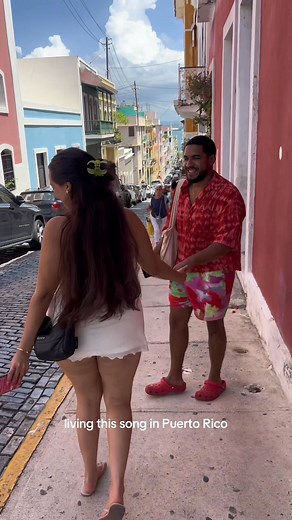 66K views · 2.7K reactions | we love it here 凉 | Alex & Jessica | Facebook