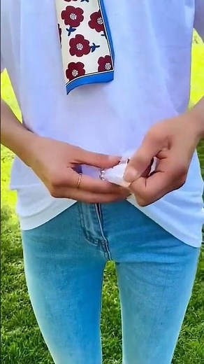 How to Style an Oversized T Shirt Easy Elastic Band Tuck Hack