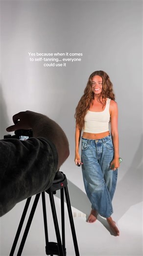 Self-tanning is for the girls, the gays, the dolls, and the guys 😘 everyone could use a hydrating foam & lotion hybrid tan that delivers more than color… A skincare grade formula to treat, repair, and revitalize your skin while you tan ✨