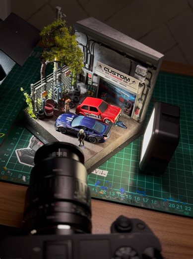 too cold 🥶 #diorama #hotwheels #diecastcollectors #miniscale #diecast