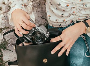 Best camera bags for women who travel (2025 updated)