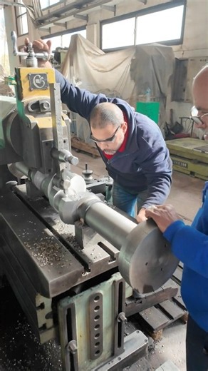 Crankshaft shaping job on the shaper machine 👍