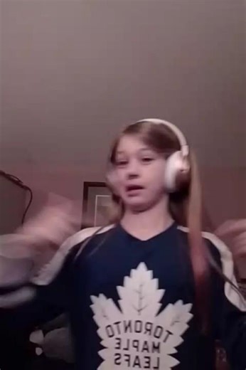 my backpack is open I think the spiders are going to crawl in Lol