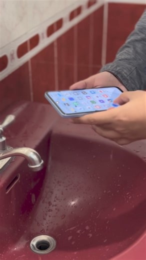 The OPPO A60 is designed to handle life's unexpected moments with its superior shock resistance and water protection. Whether you're caught in the rain or experiencing a drop, this phone ensures durability and reliability. #SiliconValleyPH #OPPOA60 | Silicon Valley