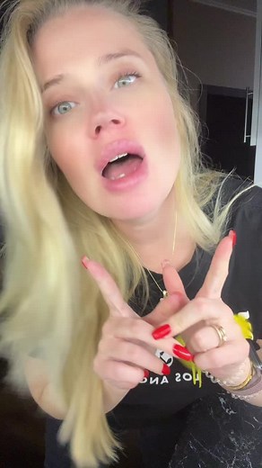 Peace Sign Gesture Tutorial with Style