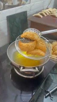 Festival Special Gujiya & Crispy Saloni Recipe | Easy Homemade Snacks #Shorts