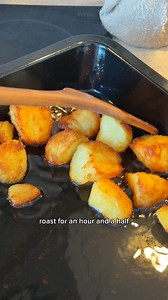 Because Christmas deserves perfect roasties ✨ Here’s how to get them just right 👌 | ProCook