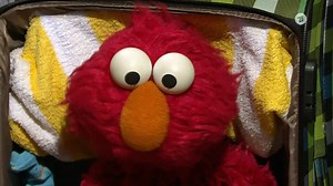 🧳Wer möchte nicht ans Meer? #urlaub #reisen #elmo | Sesamstraße