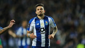 Porto vence a Marítimo y recupera provisionalmente el liderato