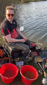 🐦 Robin Red Method Mix 🐦 One of the best things about our new Robin Red Method Mix is that it's so EASY to mix! Simply add your water, blast with a drill and leave for 15-20 minutes for the groundbait to soak it up. The result is a dense mix that binds to the feeder with a simple squeeze and breaks up slowly on the bottom within in a couple of minutes. We've been testing it extensively down at Hackett Lakes and the results have been mega. One to try as the weather (hopefully) gets warmer over 