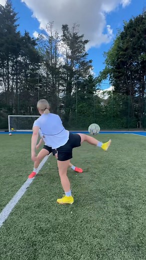 102K views · 431 reactions | Wolud the akka 3000 work in a game_ 朗⚽️ #football #futbol #skills #vi... | Ana Maria Markovic | Facebook