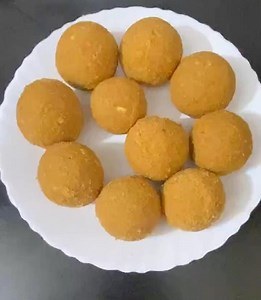 Make gram flour laddus quickly 😋 Basen Laddu Recipe shorts#shorts