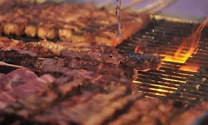 Τι συμβολίζει η Τσικνοπέμπτη και γιατί έχει καθιερωθεί από την Εκκλησία