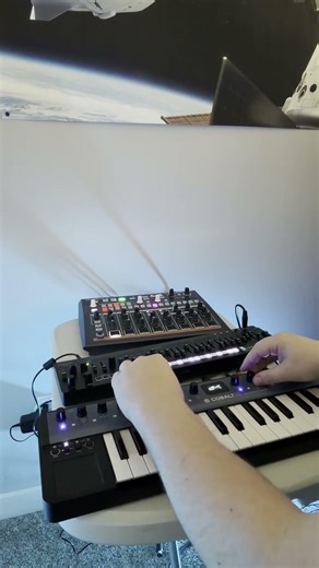 three synth jam 6 #synth #synthesizer #synthwave #jam #electronicmusic #cobalt5s