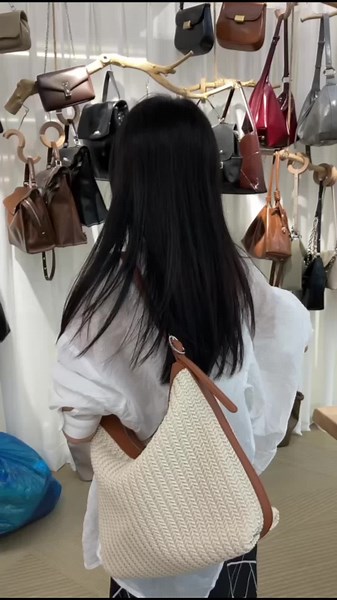 Maureenclothes_import (@maureenclothes_import)’s videos with I'm Falling In Love - Wildflowers