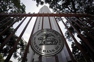 Old notes: RBI closes window for Indians abroad; NRIs can exchange till June 30