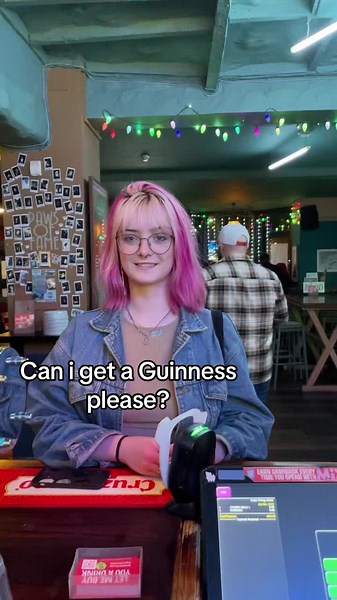 Waiting for a Guinness @Social Pub And Kitchen #bartender #bartenderlife #pubtok #guinness #theadelphi #spk #mixr #waiting #drinktok #drink