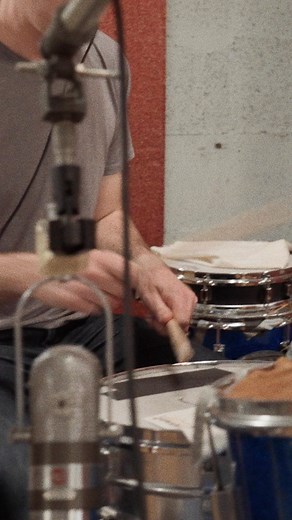 Logan Richard hits the studio for a brand new, stripped down cover of "Kissing My Love." This version of the beloved Bill Withers track showcases Logan's award-winning guitar chops and knack for a grooving, mid-tempo blues. | Logan Richard