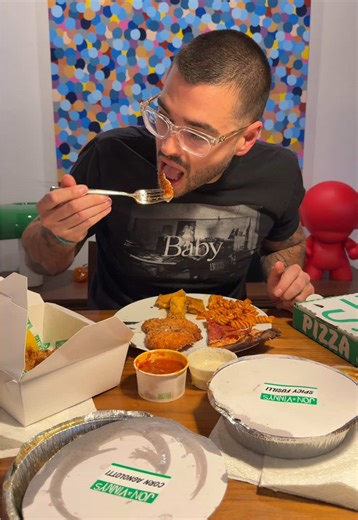 Explore Jon & Vinnys Sunday Delicacy Experience