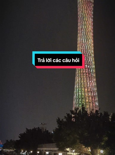 1️⃣ Học Cơ điện tử ra làm gì? Nói thẳng: Cơ điện tử không phải ngành “ra là biết làm gì ngay”. Bạn có thể đi theo 4 hướng chính: Kỹ sư sản xuất (production engineer) Kỹ sư tự động hóa / cải tiến Kỹ sư R&D Project Engineer / quản lý dự án kỹ thuật Nhưng vấn đề là: Trường không quyết định bạn làm gì. Kỹ năng và trải nghiệm thực tế mới quyết định. Nếu bạn chỉ học để qua môn → ra trường rất dễ mơ hồ. Nếu bạn chủ động đi thực tập sớm → cơ hội mở ra rất nhiều. 2️⃣ Lương kỹ sư FDI mới ra trường bao nhi