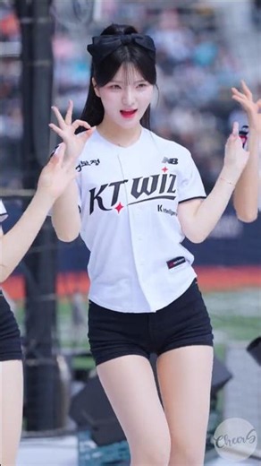 표정 진짜 귀엽네 Banger Rangers 아웃송 권가영 치어리더 Kwon Gayoung cheerleader ktwiz