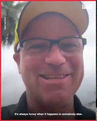 805K views · 1.9K reactions | This robber crab did more than steal some golf clubs - that's criminal damage! 呂 | LADbible | Facebook