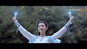 The Dragon Lady spreads rain for humans🐲💧 龙女为人类布雨 But the rabbit demon sees her red eyes 却被兔妖看中其红色眼睛 What danger will the Dragon Lady encounter? 龙女会遇到什么危险？👀 Link to watch Full Movie of【The Eye Of The Dragon Princess】 https://bit.ly/3seuKl4 WeTV Movie Channel on Youtube: https://bit.ly/wetvmovie | 企鹅爱追剧