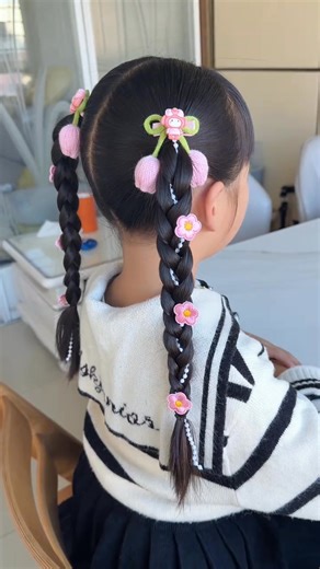 秋冬怎麼少得了這款甜美可愛小公主編髮 女兒好喜歡#編髮教程 #兒童編髮 #兒童髮飾 #生女兒就是用來打扮的 #頭飾髮飾 @DOU 好生意 @DOU 小助手 | 妍妍編髮日記