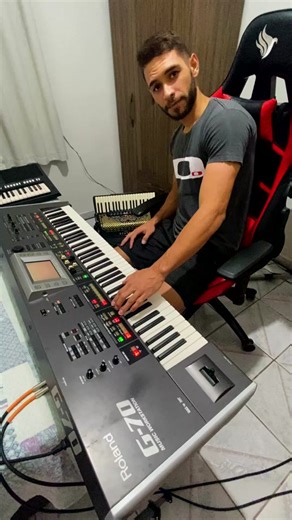 Teclado Roland G70 em Ação com Forró 😂