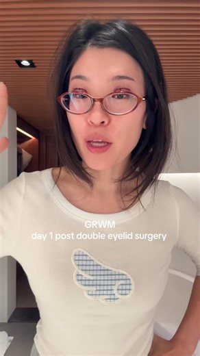 Doona on Instagram: "I have 0 pain :) but I know it looks like it probably hurts. Transparently documenting my journey in case this is helpful and again I’m not promoting any procedures. @tower28beauty @anua_global @rejuall_official @dr.altheaglobal @rhode @hudabeauty @eadem.co #grwm #skincare #doubleeyelidsurgery #plasticsurgery #seoul #skincareroutine"