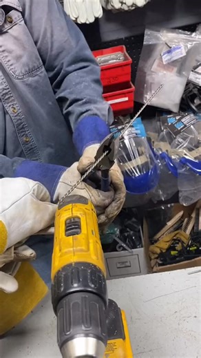 How to make Tig Wire Bracelets😎🔥👊🏻 #howto #foryou #aewa #beelite #reelsfb #fypシ #trend #virals #fblifestyle | Welding Academy