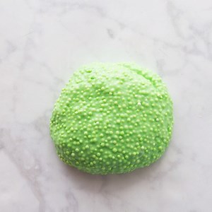 Are you up for making slime today? Grab these FREE recipes today: https://downloads.ultimateslimeguide.com/sf/73d5a1d2 | Little Bins for Little Hands