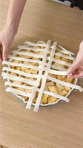 How to Lattice a Pie Properly🥧🍎🍁