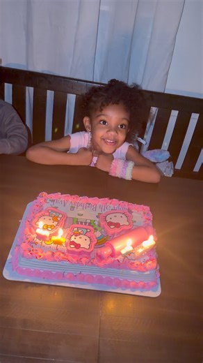 My baby loved her cake 🥳🥳🥰 And ofc kash had to help 🤦🏽‍♀️😅 | Micayla Bellard