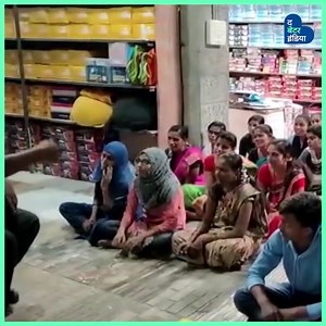 47K views · 3.8K reactions | कर्नाटक के बीजापुर में चलती है एक अनोखी दुकान, जहाँ हर कोई संस्कृत में करता है बात! #SanskritSpeaking #Shop | The Better India - Hindi | Facebook