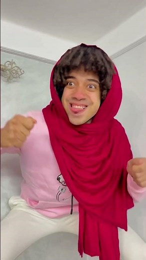 لما أختك تشوف صرصار ويطلع بيطير 😂😂