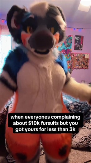 All it takes is some research, patience and a little bit of trust in the international mailing services lol,, but most importantly… SUPPORT SMALLER ARTIST/MAKERS - this is the second suit commission ive gotten from a lovely maker overseas and seriously some of these artists are just as skilled and amazing as the more popular makers out there. i will ALWAYS reccomend them!! . . #fursuit #fyp #furry #fursuitmakers #furrygirl