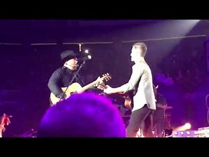 Garth Brooks & Mitch Rossell Ask Me How I Know Newark, NJ 12/03/2017