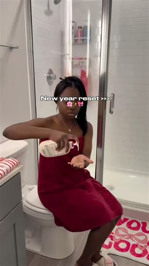 Lashayyy ❤️❤️ on Instagram: "New Year Reset>>>> ✨🎀 lets deep clean this apartment, organize my self care products, create my vision board and do some Bible study 🌸✨ What are some goals and plans you have for 2026? Full video will be on my YouTube channel (Link in Bio) ✨ . . . . . . . . . . Follow @kei_lashay12 for more videos ❤️ #visionboard2026 #softgirlera #selfcare #manifestations #newweeknewgoals"