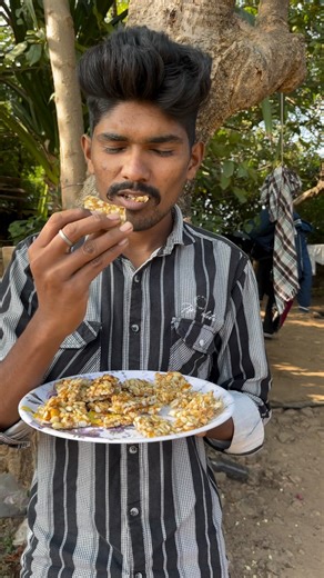 Sankhat Vipulbhai on Instagram: "શીંગ પાક (ચિક્કી) રસોઈ | Shing Pak Rasoi Recipe | Chikki Rasoi Recipe #chikki #chiki #shing #shingpak #food #rasoi #recipe #village #gujrati #deshi #villagerasoi #villagerecipe #cooking"