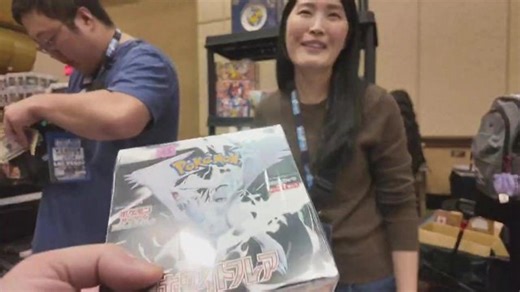 Pokemon TCG hunting at Front Row card show in Las Vegas!
