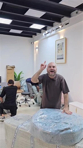 أثاث منزلي فاخر و طاولات تلفاز مميزة