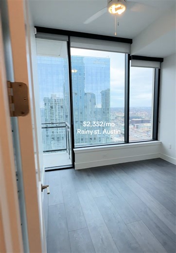 Just really loved this unit I walked through earlier, multiple of these available right now in the same price range! I’m constantly helping people find lease units like this in Austin, if you’d like some free support there’s a link in my bio 🤙🏼 ##austinapartments##apartmenthunting##highrise##austintx##downtownaustin