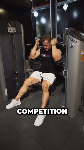 ABS & THIGHS 👀 | Tips for training abs #bodybuilding