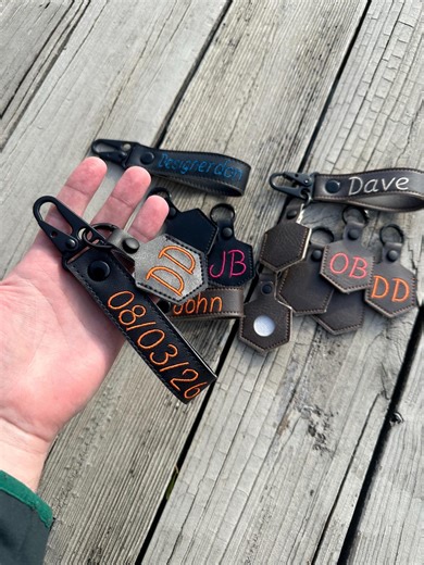 Personalized Vegan Leather AirTag Holder Keychain Set, Embroidered Monogram Bag Tag - Etsy