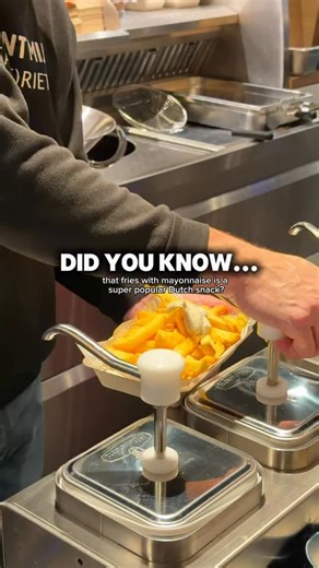 Must-try in the Netherlands: THICK FRIES and MAYO! 🤯 No matter where you are in the Netherlands, you have to try fries with mayonnaise 🇳🇱!! It’s a classic Dutch snack, usually served in hot paper cones with a creamy dollop of sauce on top. These spot made perfectly salty, crispy potato strips that I fell in love with… and the mayo…. Omg! I’m usually not a mayo person, but European mayo just hits differently 😍 lololol I’m obsessed. You know what to do… share, tag and say, “Let’s go!” 📍 Bijzo