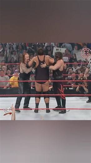 Undertaker save Kane from Big show and Kurt Angle 😮
