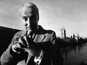 Ian Richardson on Scottish, English RP and Indian accents - Excerpt from Interview on ABC's Midday